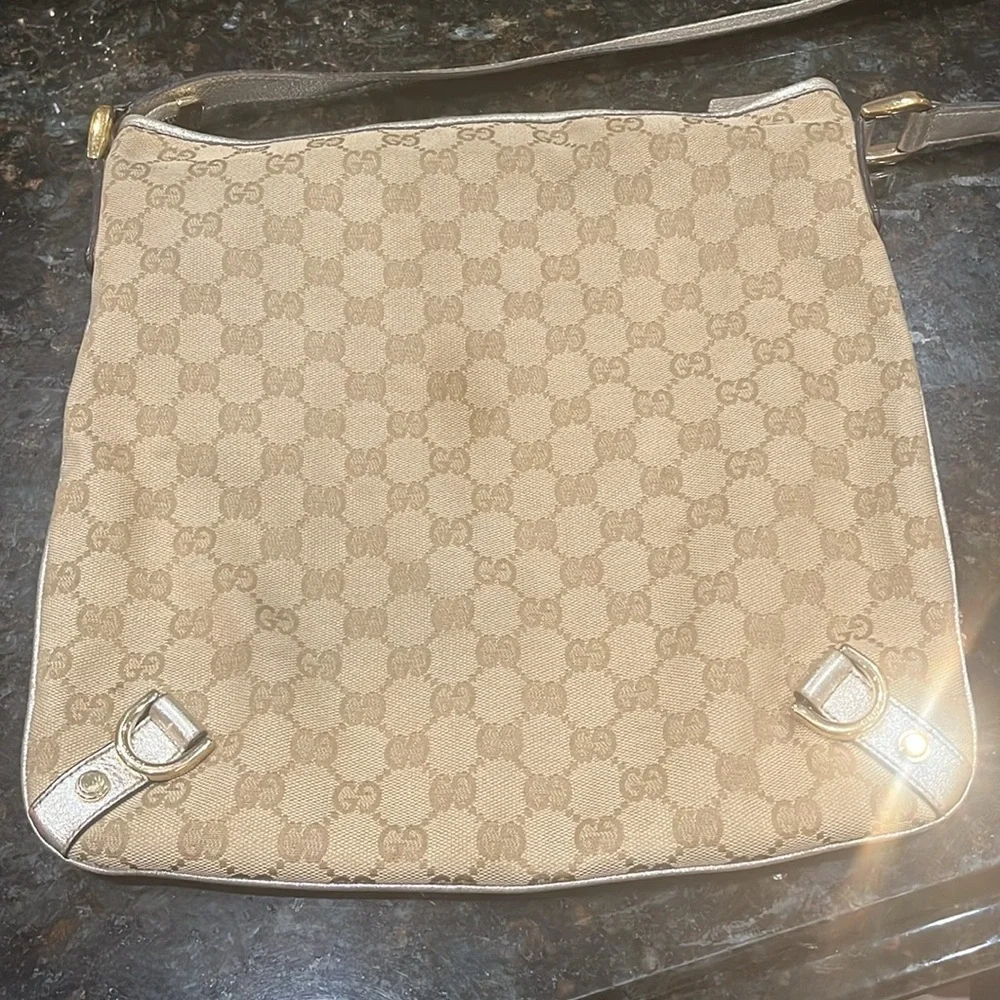 Gucci cross body/with metallic trim in champagne gold - Picture 9 of 16